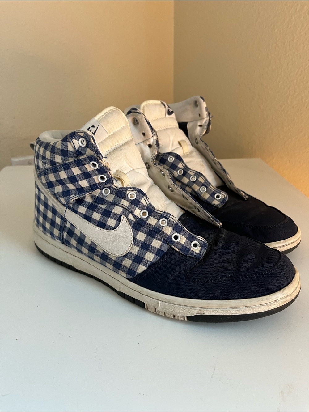 Nike-Inspired Men’s High-Top Sneakers in Navy and White Gingham